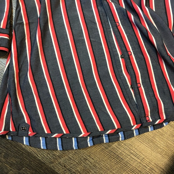 REVERSIBLE button down size small. - Picture 5 of 5